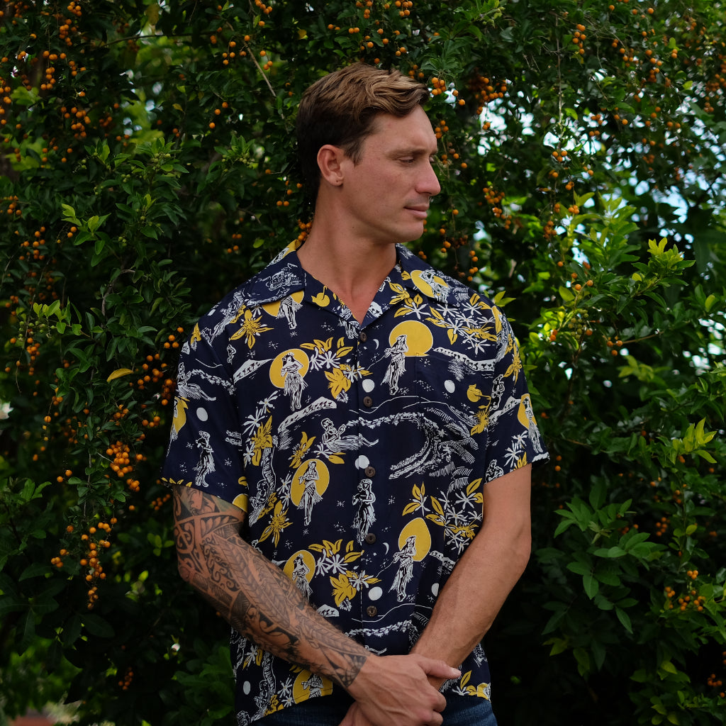 Hula Moon Aloha Shirt Navy – AVANTI HAWAII - Main Image