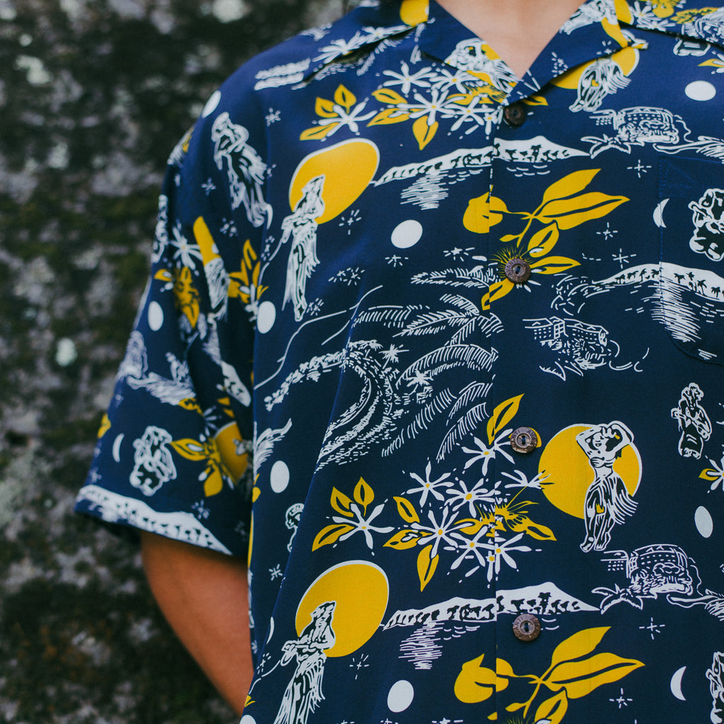 Men's Hula Moon Aloha Shirt - Navy