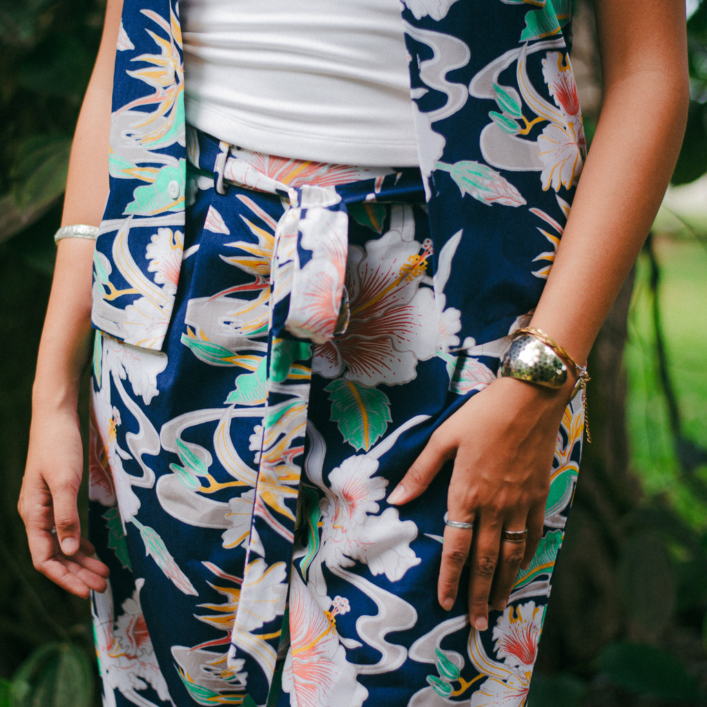 Women's Tropical Flow Elastic Waist Bow Tie Pants - Navy