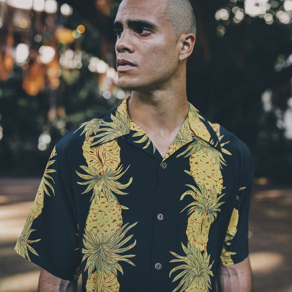 Men's Pineapple Cross Aloha Shirt - Black