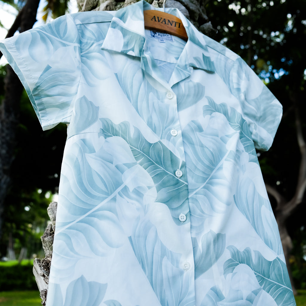 Women's Banana Leaf Hawaiian Shirt - Navy